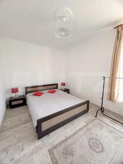 Cladire multifunctionala, pensiune plus casa, parcari private - 13