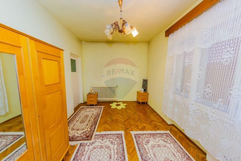 Proprietate rezidentiala de vanzare la 2 pasi de Parcul Regina Maria - 12