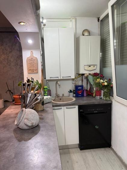 Apartament cu 2 camere semidecomandat în Dâmbovița