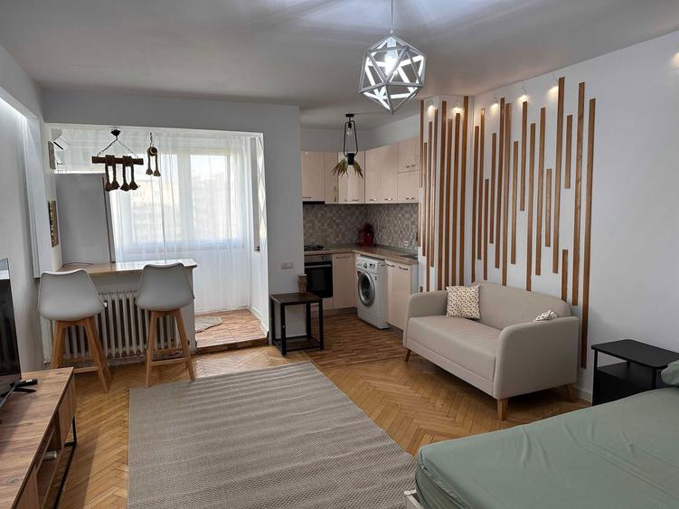 Garsoniera Plaza Mall Sector 6 - 9