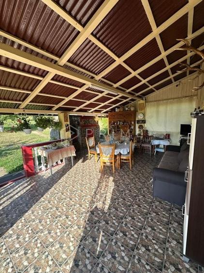 Casă spațioasă de vânzare – Corunca, zona Vatman - 12