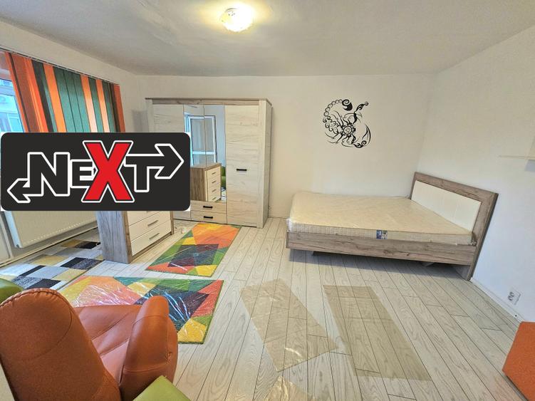 Garsoniera foarte mare cu balcon - 1