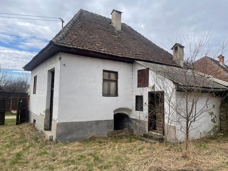 Casa veche cu sura zona linistita - 6