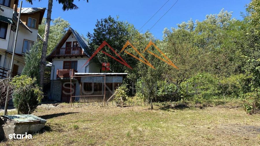 Vila de vanzare, teren 3100 mp, 7 camere, 6 grupuri sanitare, 3 CT, an - 2