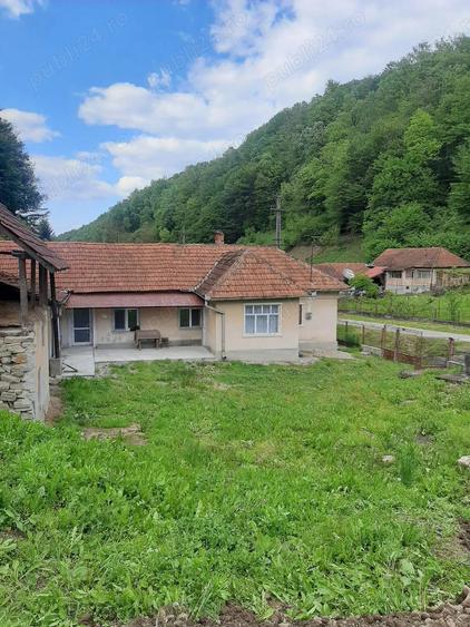Casa de vanzare la 25 km de Deva - 1