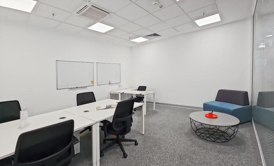 Birouri ce pot fi personalizate pentru 3 persoane in Spaces Campus 6 - 9