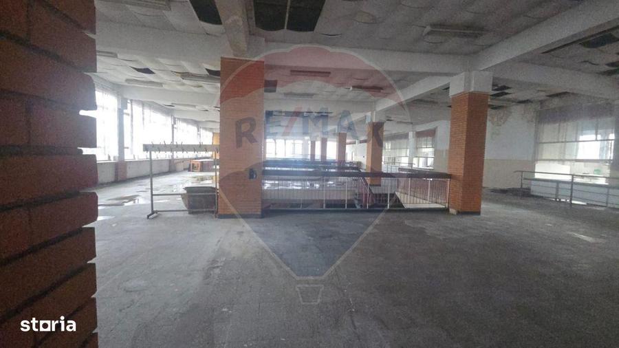 INCHIRIERE Spatii de birouri si multifunctional de 1750 mp - 1