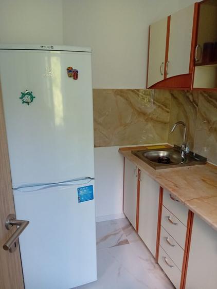 Inchiriez garsoniera cf 2sector 4 , secuilor 1300 lei lunar ( la inchiriere 2600 garantie si avans ) si contract - 5