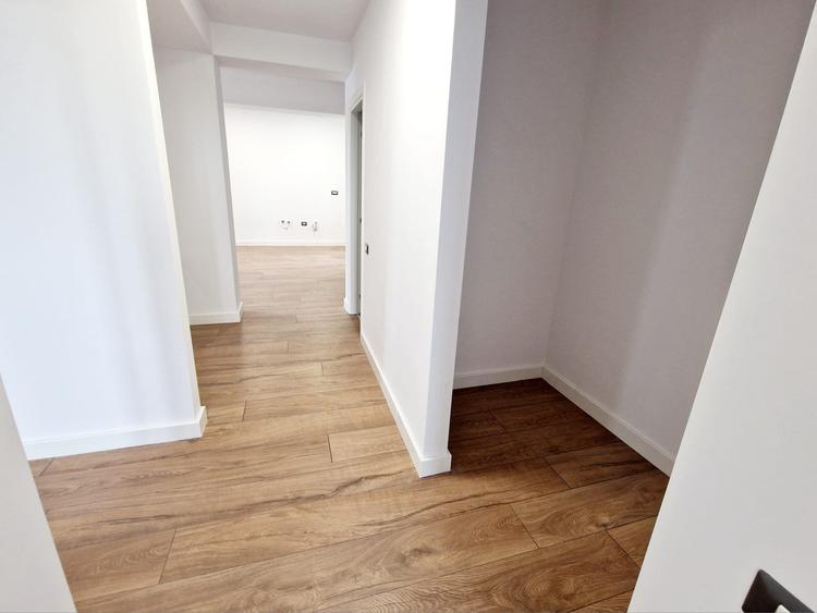 Penthouse cu 4 camere, 372 mp inclus terasa , la 200 m de rond Pipera - 7