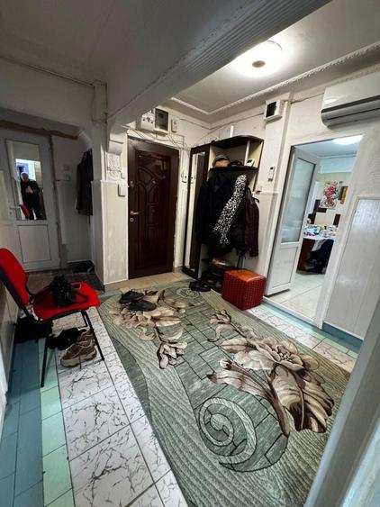 Apartament cu 4 camere decomandat în Exterior Vest