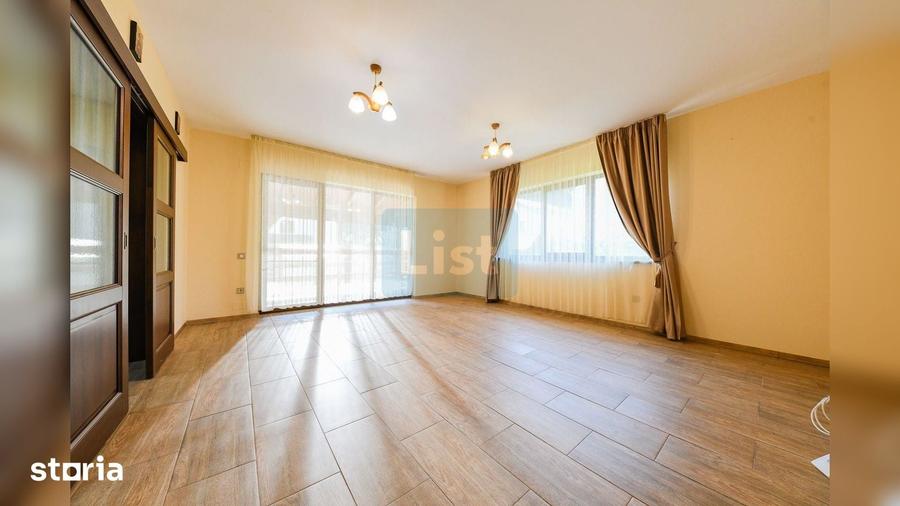 Casă cu 7 camere cu Teren 700 Mp în Florești