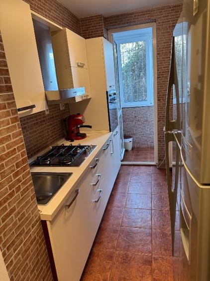 INCHIRIEZ apt 2 camere sector 4 - 7