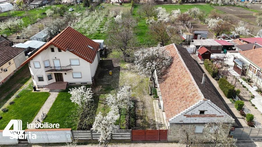 Casa in Loc. Livada cu teren 1737mp fs 20ml - 2