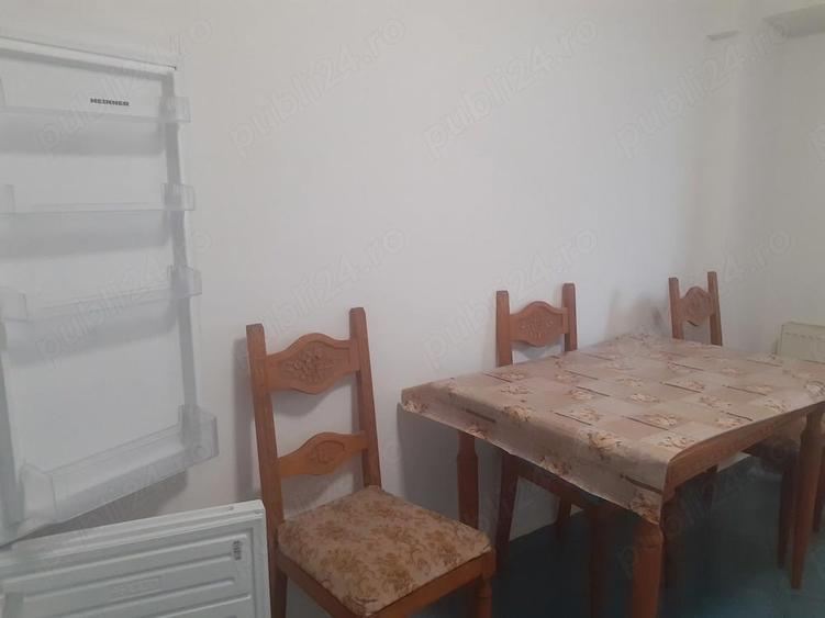 Inchiriere 2 camere cf. 1 dec. 6 din 7, cu suprafata totala de 60.mp. bloc cu lift, Zona Calarasi 4 - 9