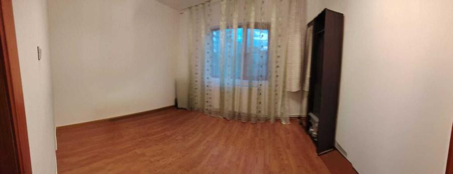 Direct proprietar inchiriez apartament 3 camere BLD. 1 Decembrie - 4