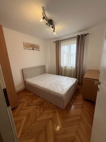 Inchiriez apartament cu 3 camere -Bulevardul Mihai Viteazu - 4