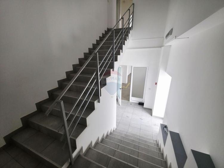 Spațiu comercial de 828 mp de vânzare în zona 1 Mai - 16