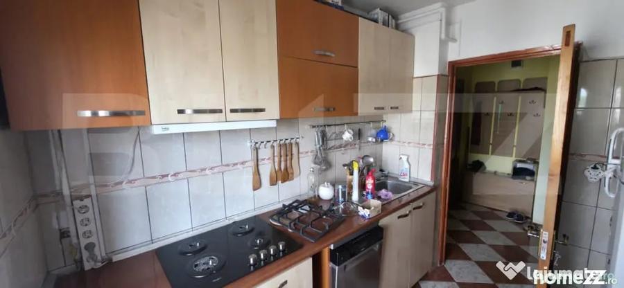 Apartament cu 3 camere decomandat în Mihai Bravu
