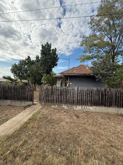 Casa batraneasca din chirpici de vanzare - 2