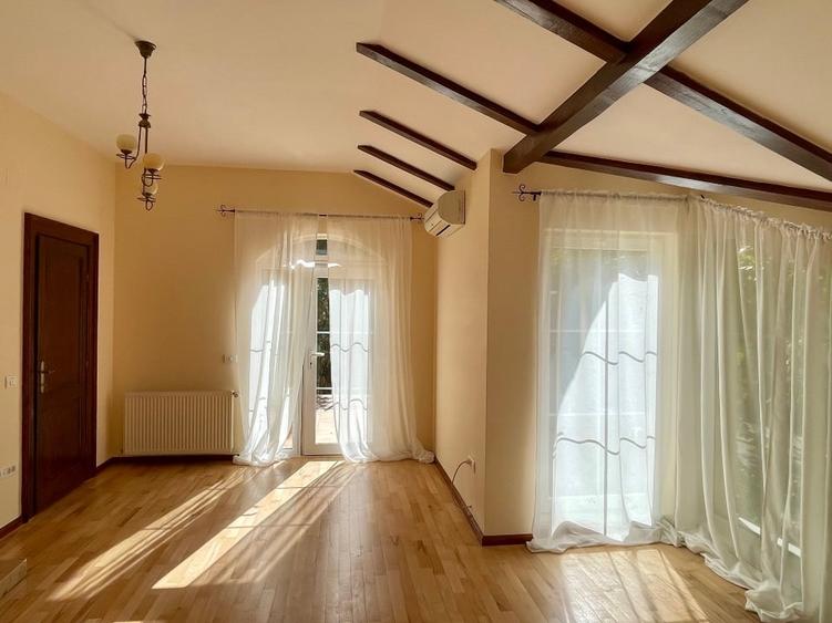 Casă în stil mediteranean, plină de lumină și farmec, cu grădină frumoasă - 12