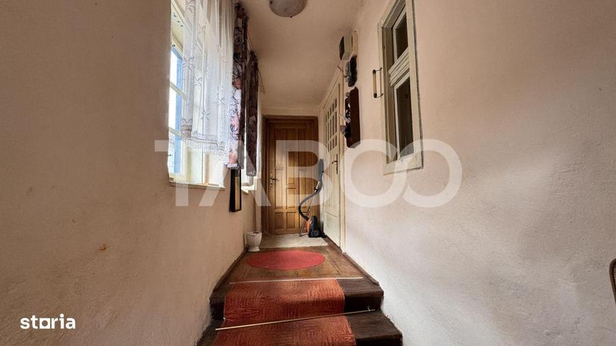 Casa de vanzare cu curte spatioasa loc relaxare si gradina Cornatel - 15