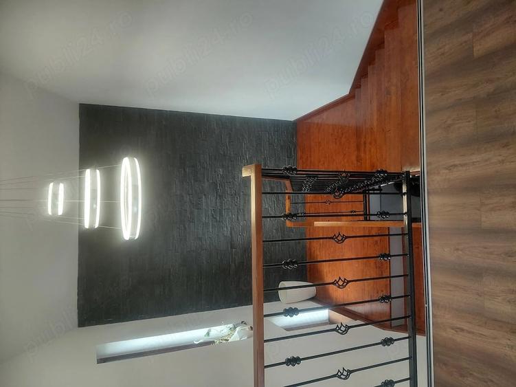 Casă cu 5 camere cu Teren 650 Mp în Albota