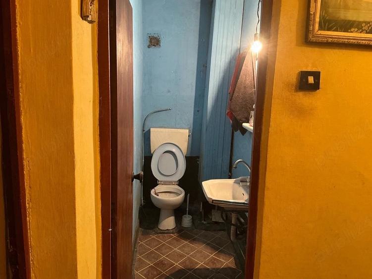 Apartament cu 3 camere decomandat, mobilat în Central
