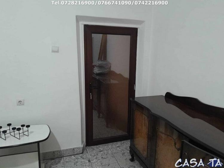 Casă individuală cu 5 camere cu Teren 3424 Mp în Central