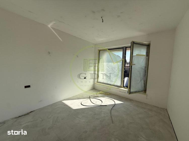 Casă cu 4 camere cu Teren 373 Mp în Romanești