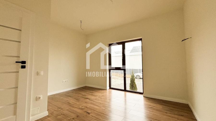 Apartament cu 3 camere semidecomandat în Jucu de Mijloc