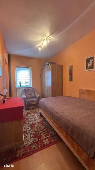 Apartament cu 3 camere decomandat în Valea Cetății