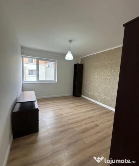 Apartament cu 3 camere decomandat în Valea Borcutului