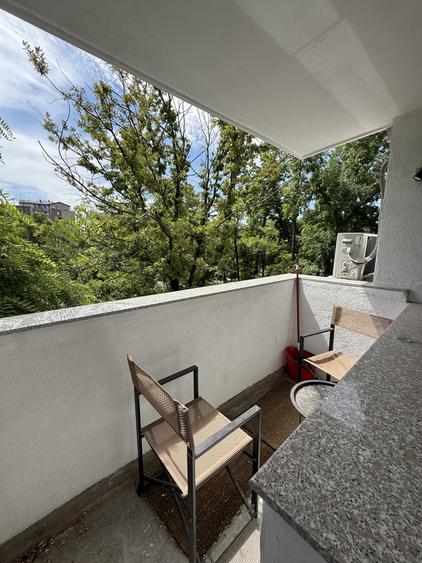 Apartament cu 3 camere semidecomandat, mobilat în Țiglina 1