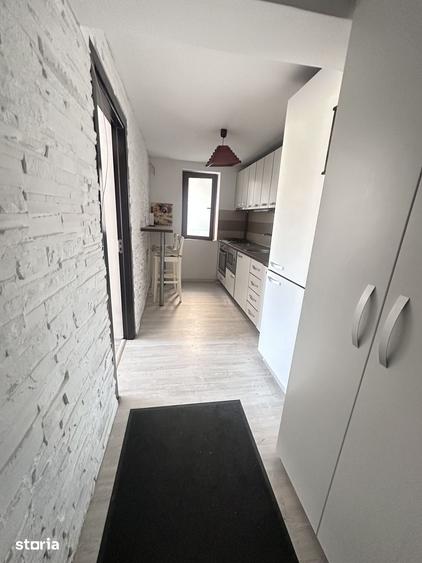 Apartament cu 2 camere, mobilat în Tei