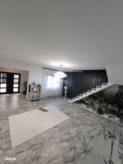Casă cu 4 camere cu Teren 500 Mp în Milcovul