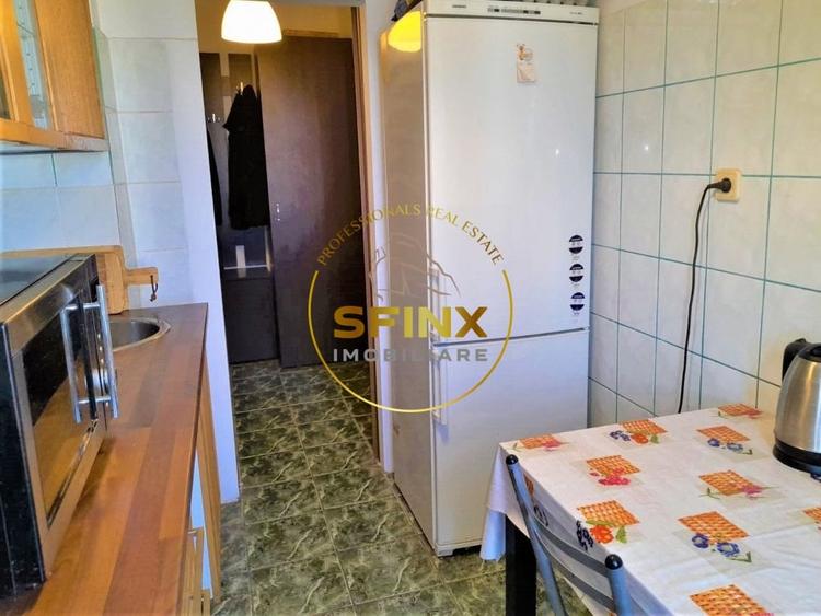 Apartament cu 3 camere semidecomandat, mobilat în Colentina
