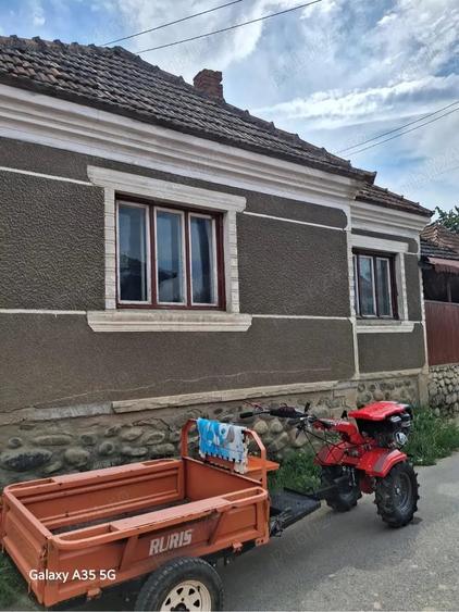 Casă cu Teren 500 Mp în Săcel