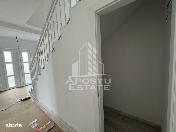 Casă cu 4 camere în Central