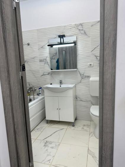 Apartament cu 2 camere semidecomandat în Fundeni