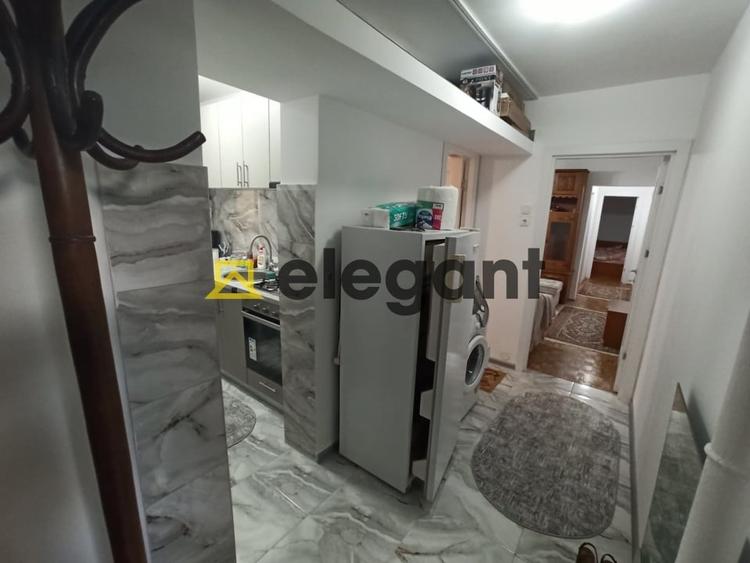 Apartament cu 3 camere semidecomandat, mobilat în Craiovița Nouă