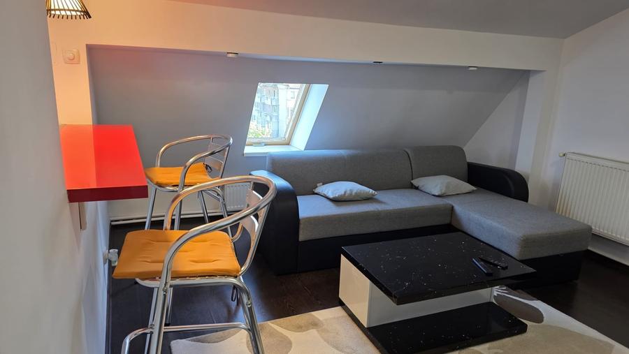 Apartament cu 2 camere decomandat, mobilat în Steaua
