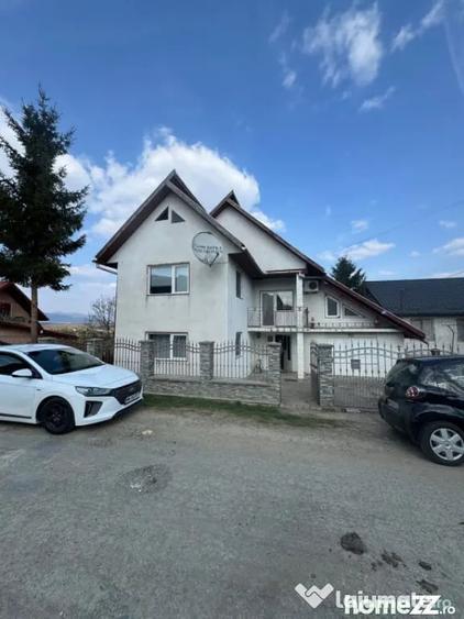 Casă cu 3 camere cu Teren 3300 Mp în Coltău