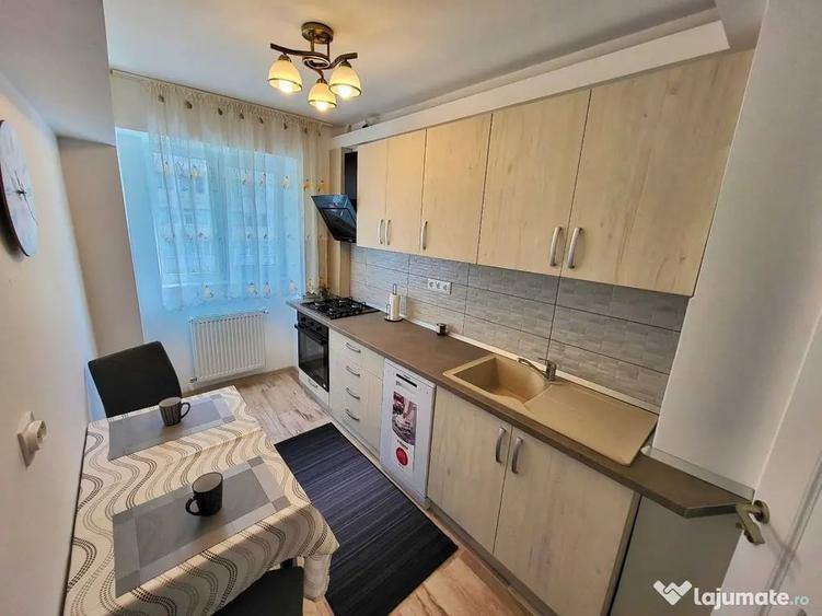 Apartament cu 2 camere decomandat în Central