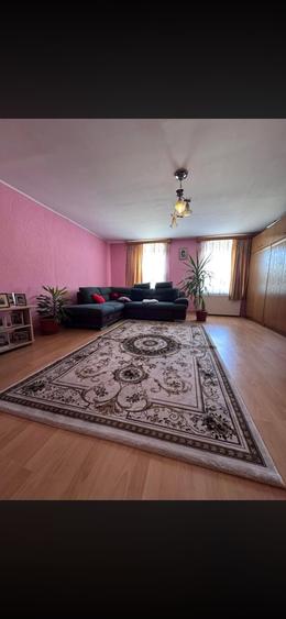 Casă cu 4 camere în Ațel