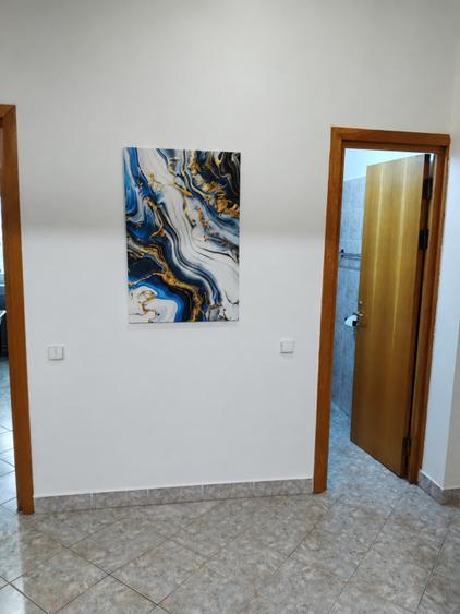 Apartament cu 3 camere decomandat, mobilat în Nerva Traian