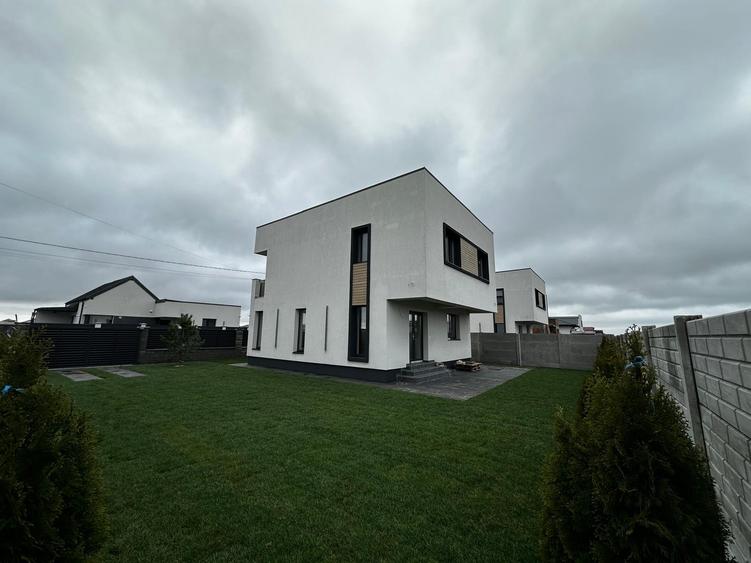 Vila individuala la 100 ml de soseaua Berceni - 182.000 euro tva inclus - 10