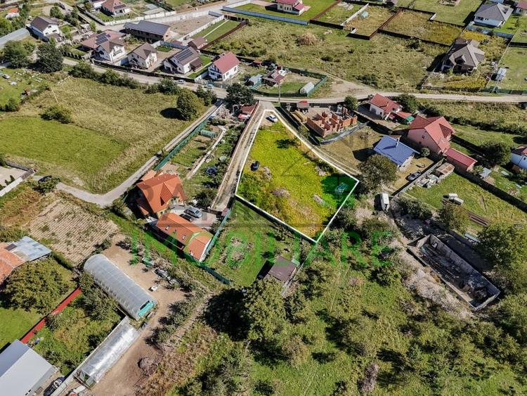 Teren intravilan generos de 1.430 mp in Carpinis, investitie sigura langa Brasov - 3