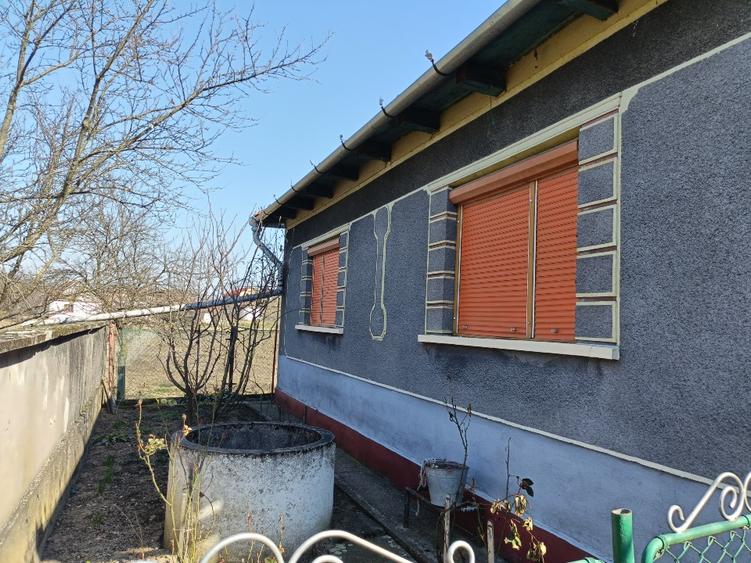 Casă de vânzare  - 2