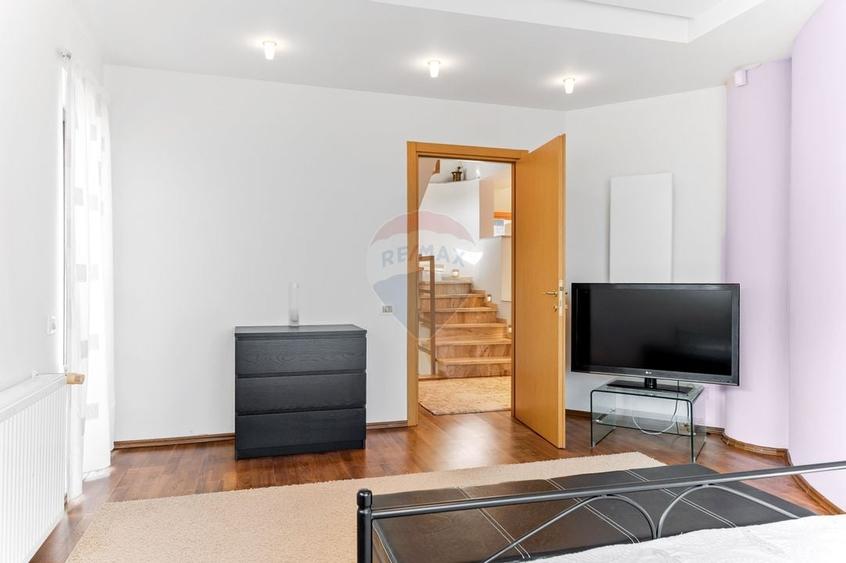 CASĂ / VILĂ PREMIUM DE VÂNZARE ÎN OTOPENI - 36