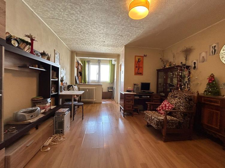 Garsoniera Titan Bloc 1978 Reabilitat 32 Mp Gata De Renovare 8 Min Metrou - 1